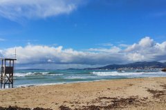 Pasear por la playa en invierno en Mallorca